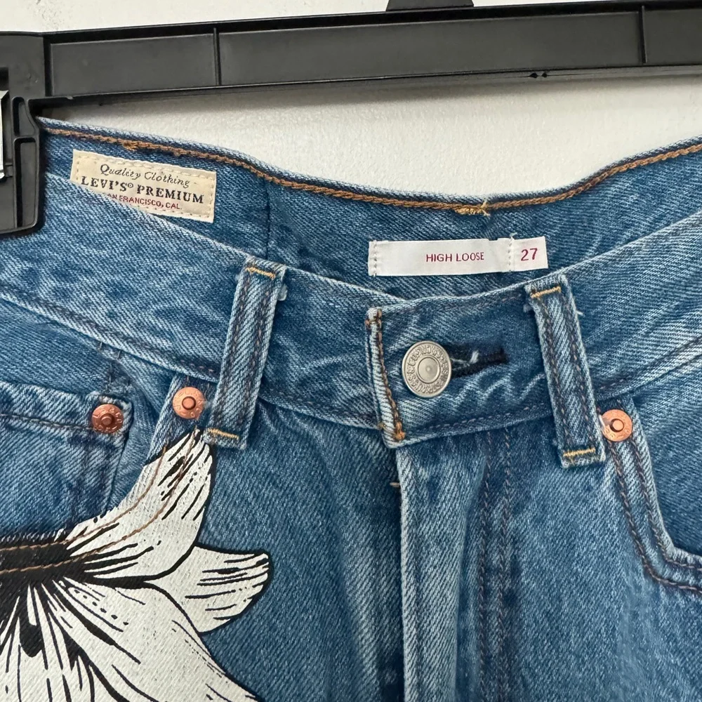 Levi’s Floral Blue Women's Size 27 Jeans - Picture 4 of 9